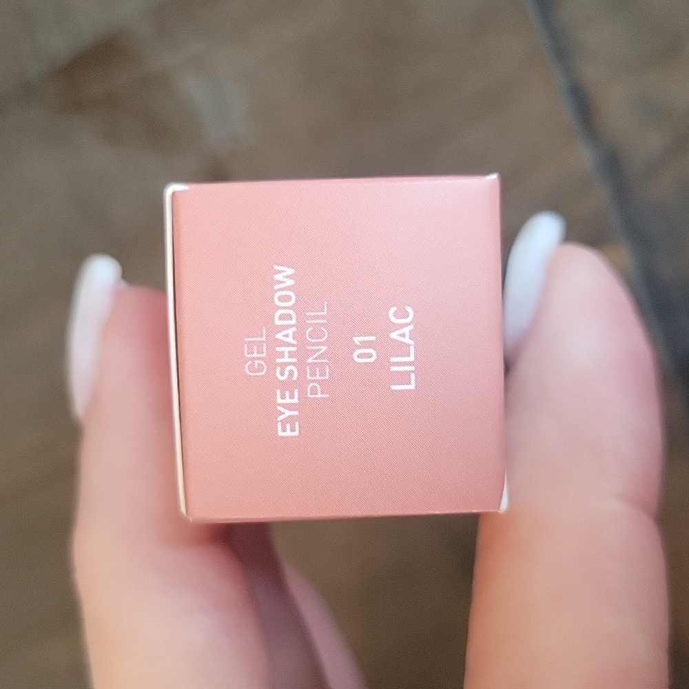 Cailyn Eyeshadow Pencil - Lilac - Picture 4 of 8